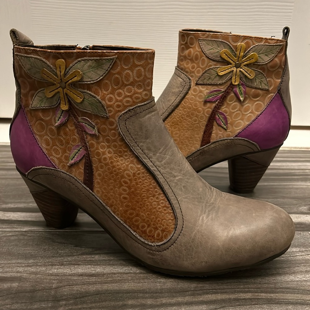 L'Artiste by Spring Step Dramatic Boot - Picture 1 of 15